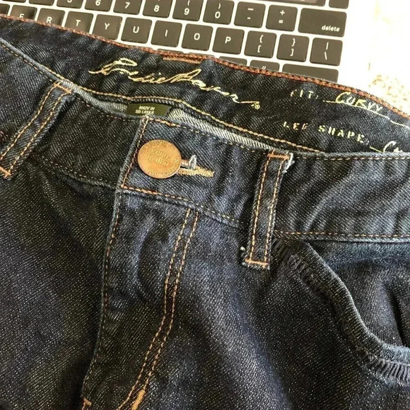 Eddie Bauer Curvy Capri Specially Dyed Dark Wash - Picture 3 of 4